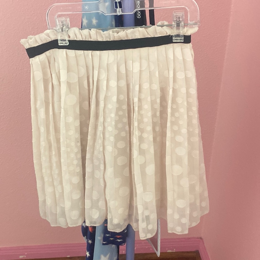 Skirt with polkadots